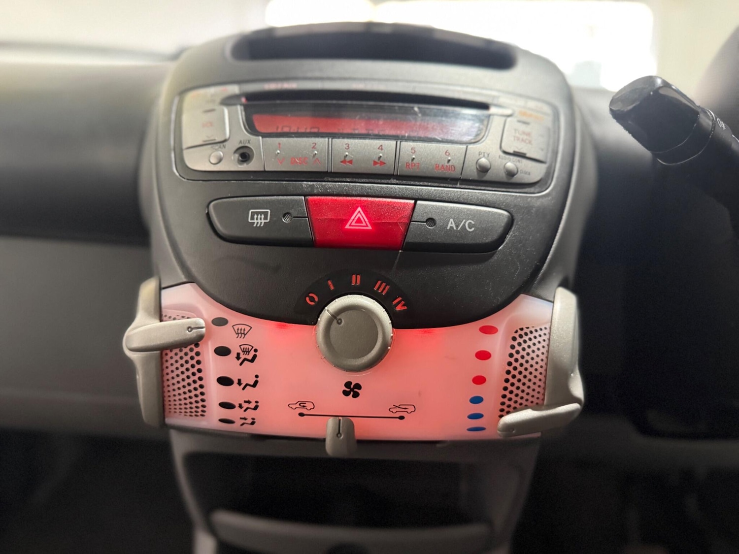 Used Toyota AYGO 2009 for sale - 76359872: Photo 22