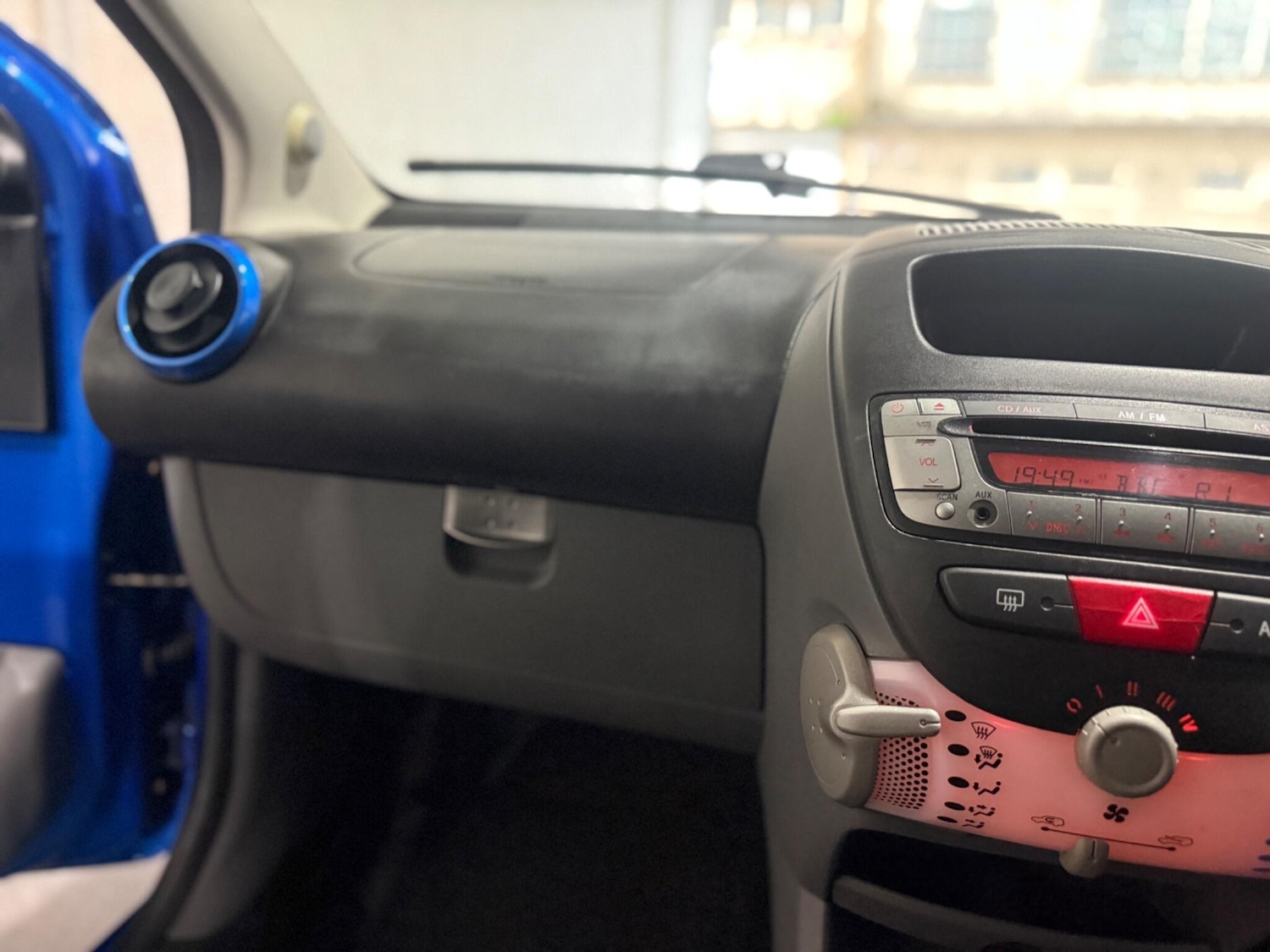 Used Toyota AYGO 2009 for sale - 76359872: Photo 25