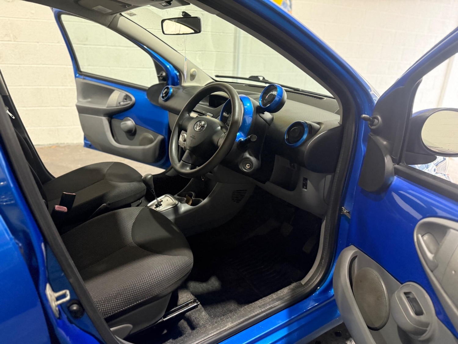 Used Toyota AYGO 2009 for sale - 76359872: Photo 26