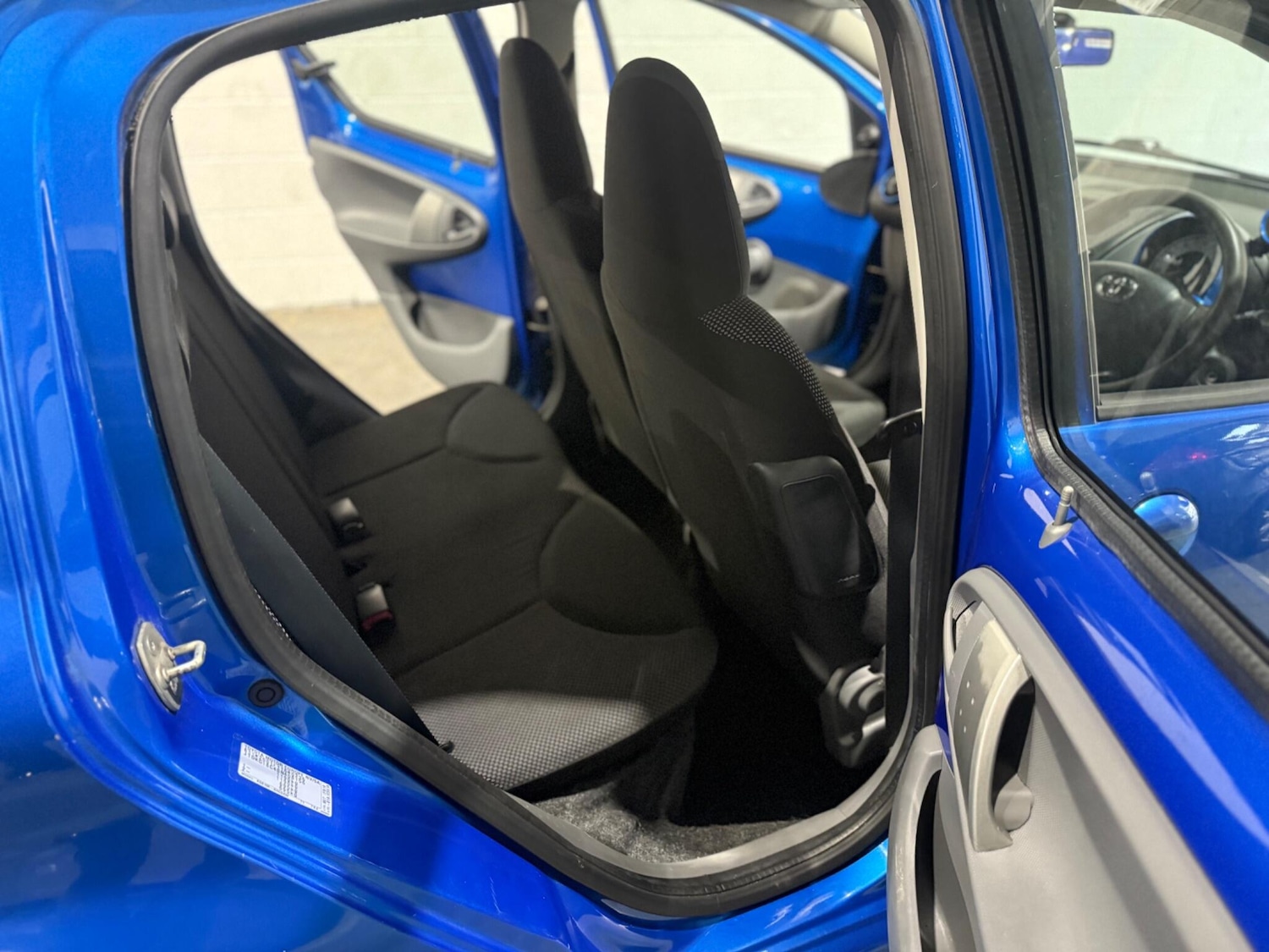 Used Toyota AYGO 2009 for sale - 76359872: Photo 28