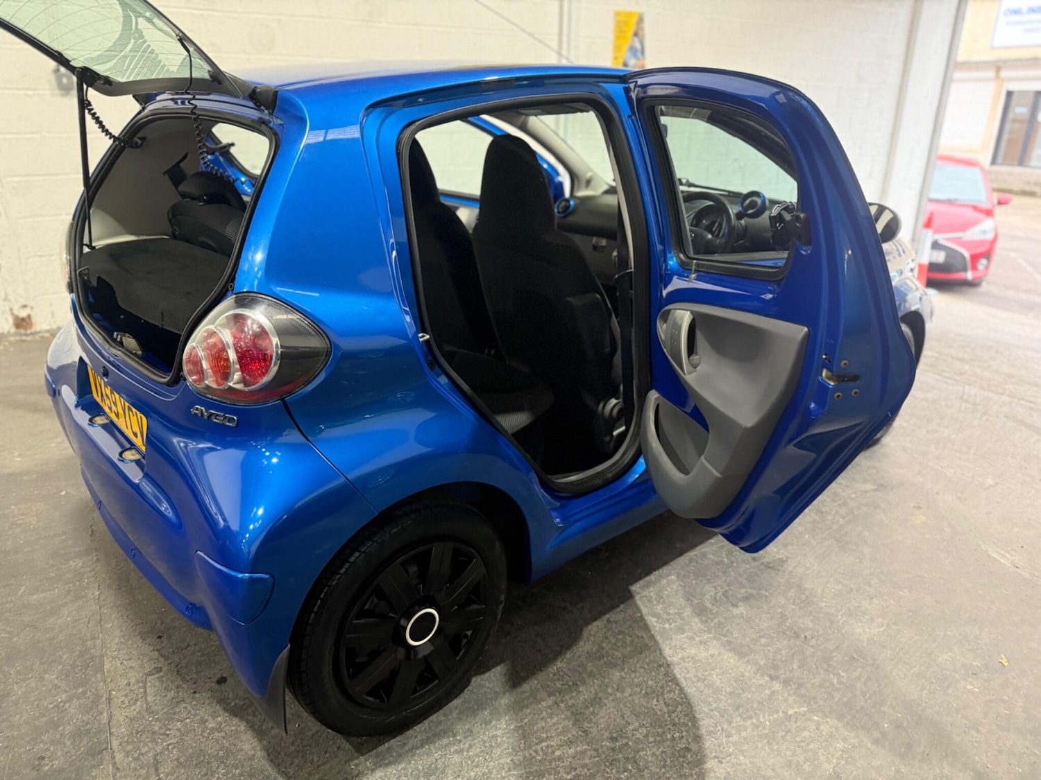 Used Toyota AYGO 2009 for sale - 76359872: Photo 39