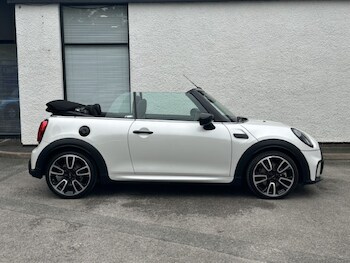 Used MINI Convertible 2023 for sale - 76981125: Photo