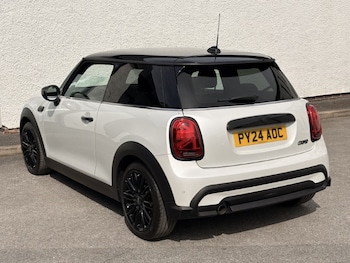 Used MINI Hatch 2024 for sale - 78744859: Photo