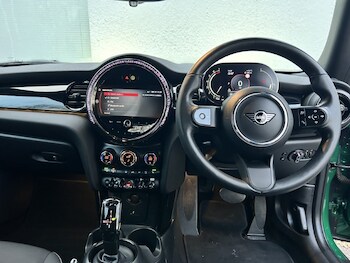 Used MINI Convertible 2024 for sale - 76982186: Photo