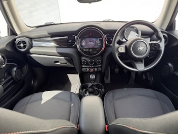 Used MINI Hatch 2021 for sale - 79429559: Photo