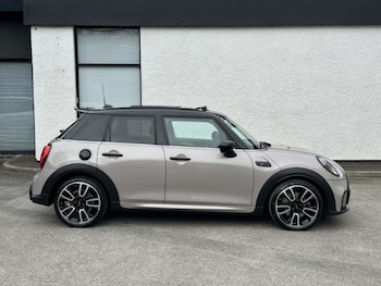 Used MINI Hatch 2023 for sale - 77997070: Photo