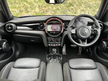 Used MINI Hatch 2023 for sale - 77997070: Photo