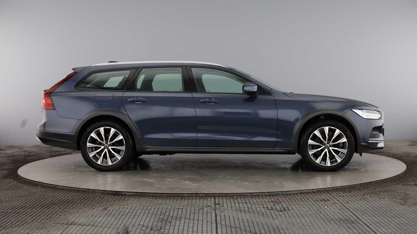 Used Volvo V90 Cross Country for sale - 77363733: Photo 2