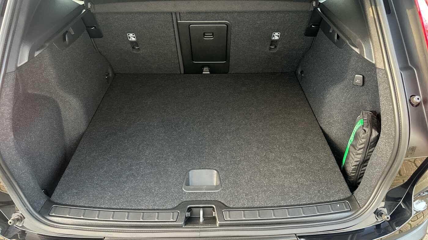 Used Volvo XC40 2023 for sale - 77363743: Photo 15