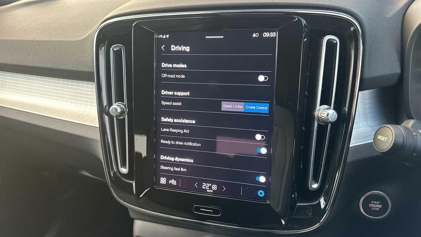 Used Volvo XC40 2023 for sale - 77363743: Photo 30