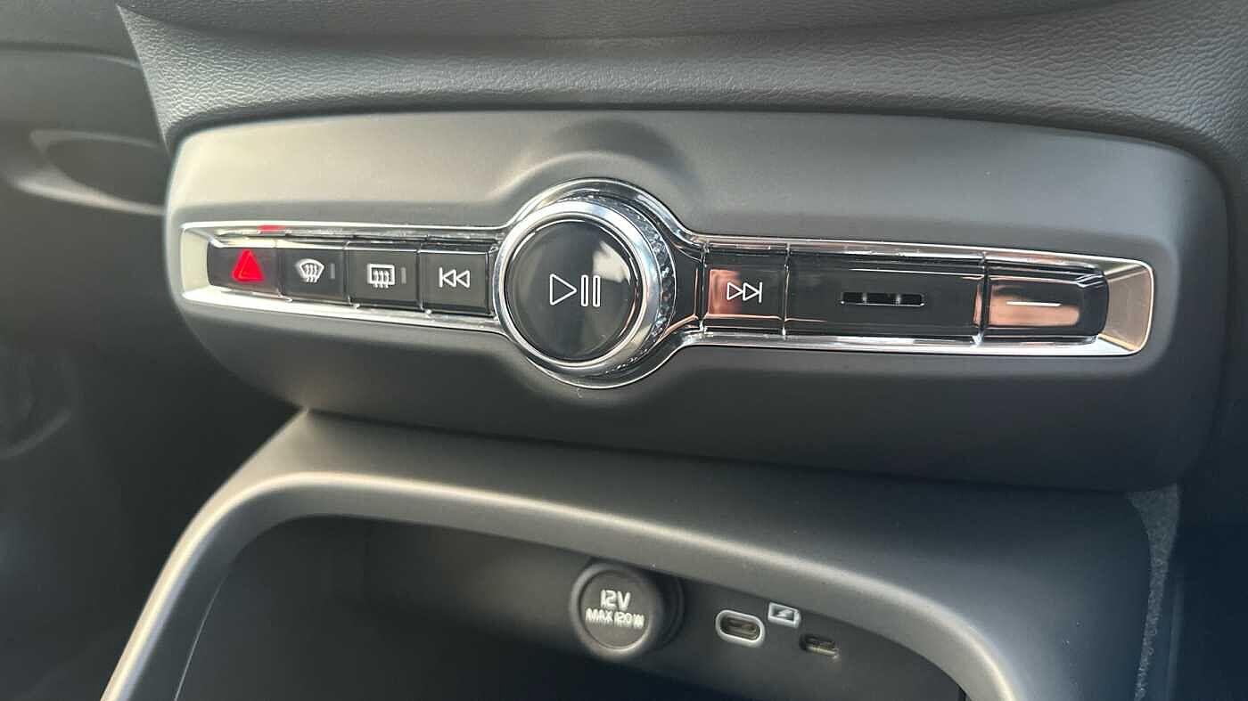 Used Volvo XC40 2023 for sale - 77363743: Photo 32