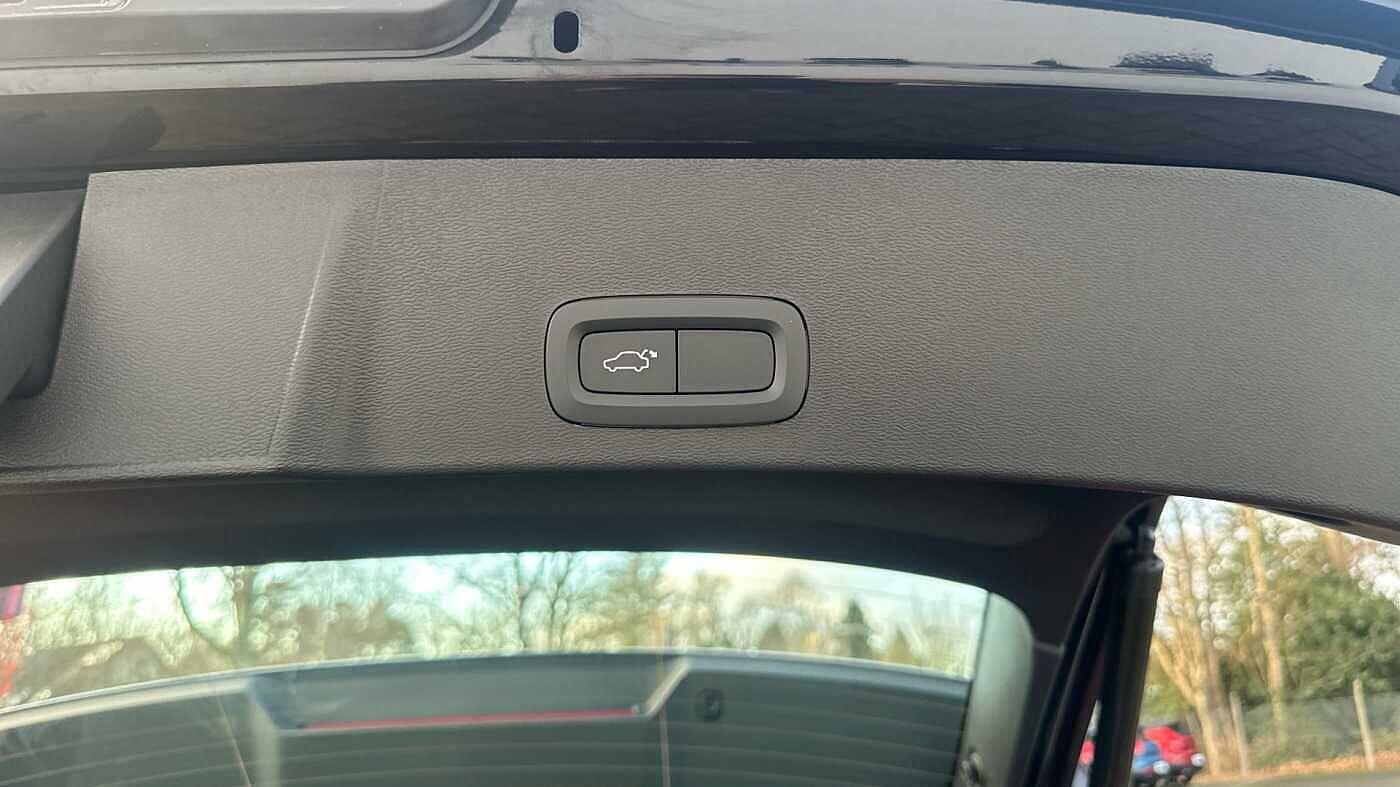 Used Volvo XC40 2023 for sale - 77363743: Photo 38