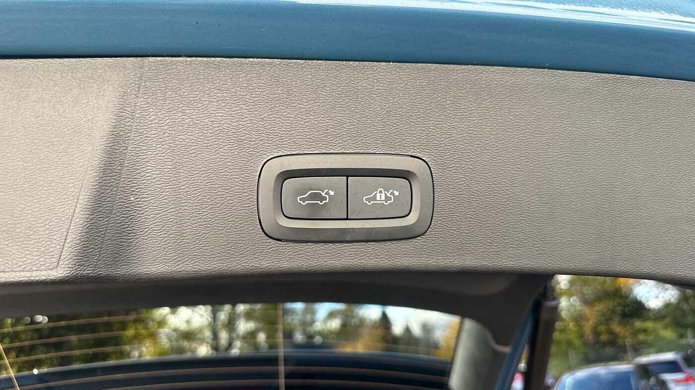 Used Volvo XC40 2022 for sale - 77363735: Photo 44