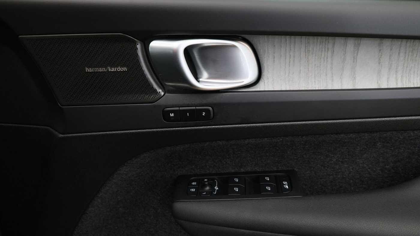 Used Volvo XC40 for sale - 77363771: Photo 27