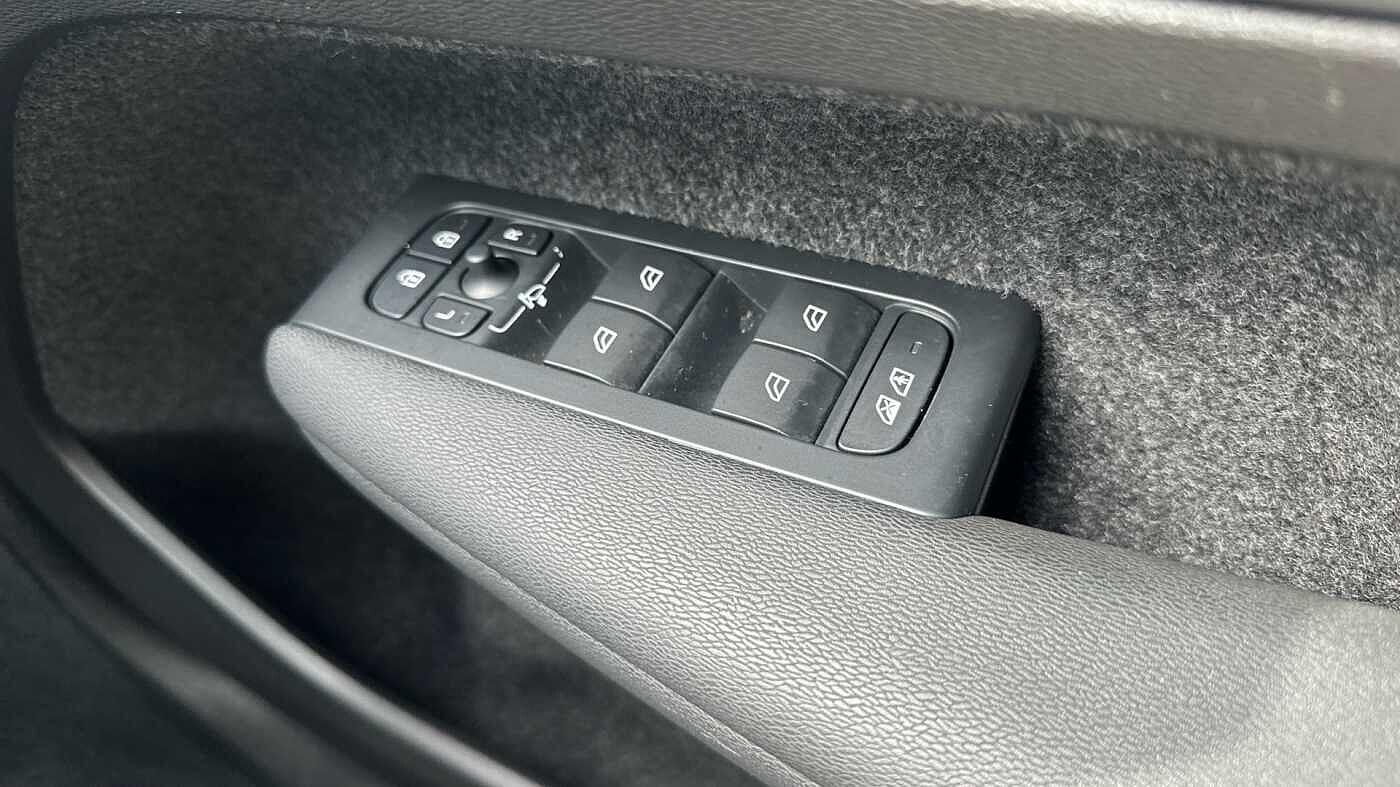 Used Volvo XC40 2023 for sale - 77970714: Photo 24