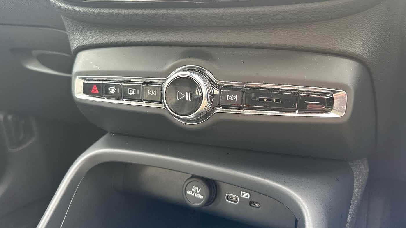 Used Volvo XC40 2023 for sale - 77970714: Photo 31