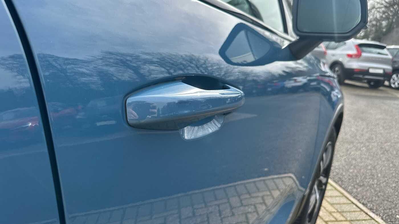 Used Volvo XC40 2023 for sale - 77970714: Photo 37