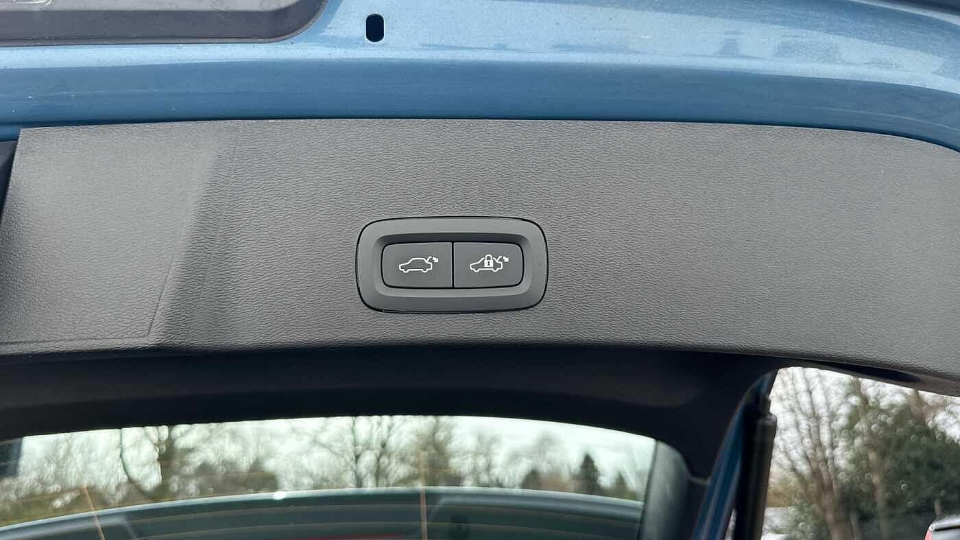 Used Volvo XC40 2023 for sale - 77970714: Photo 41