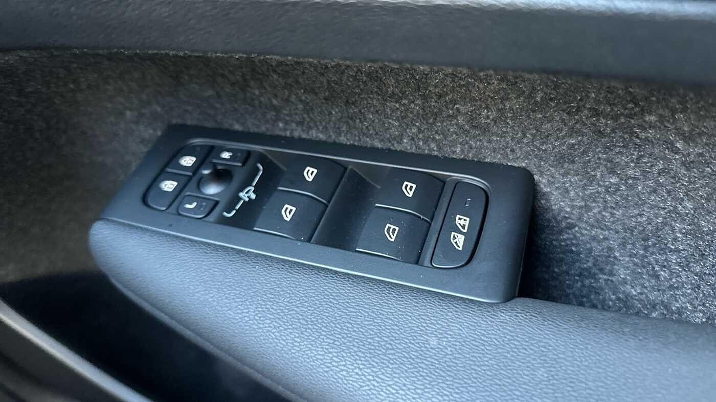 Used Volvo XC40 2024 for sale - 77363729: Photo 24