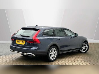Used Volvo V90 Cross Country 2019 for sale - 77411593: Photo