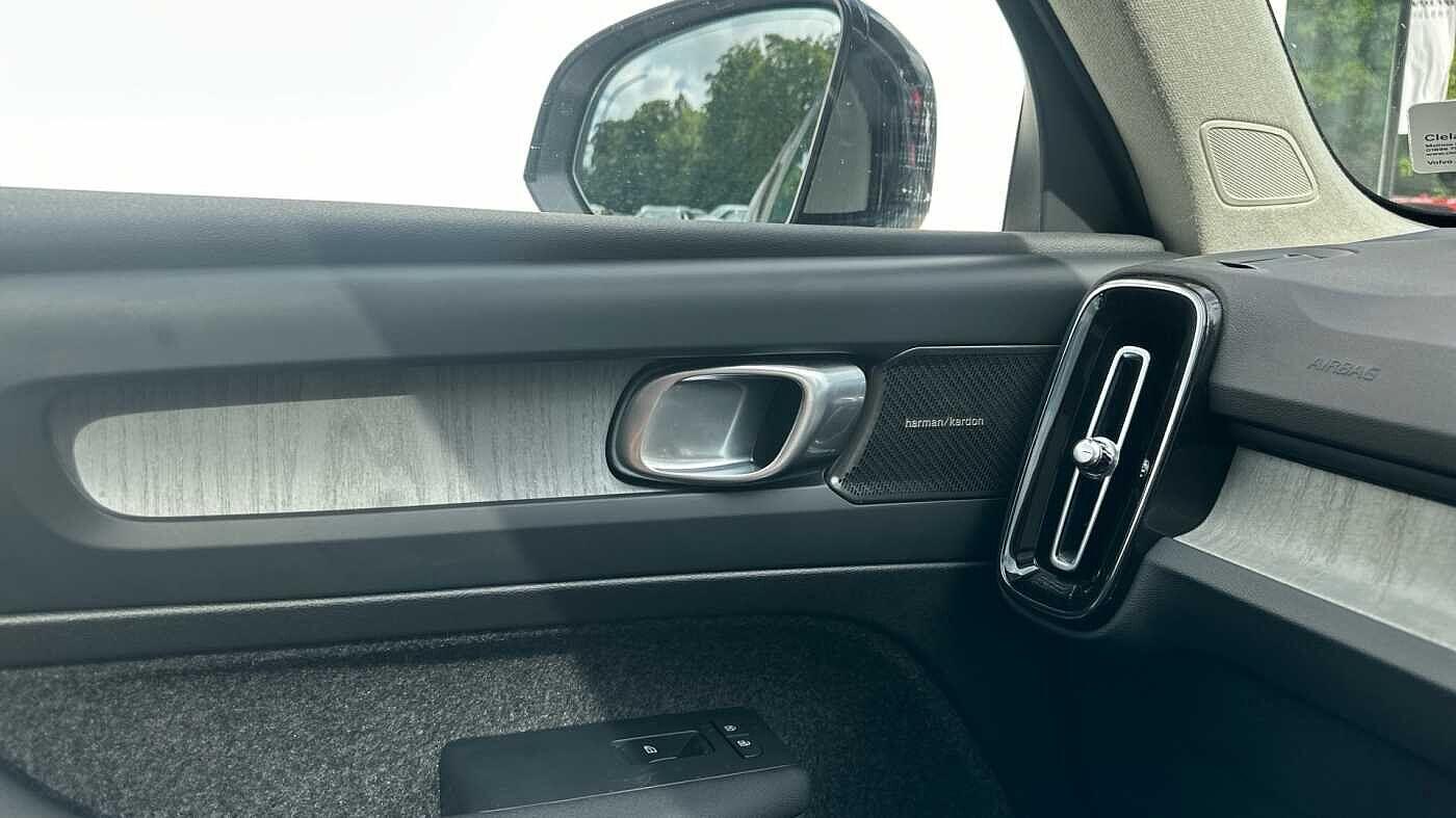 Used Volvo XC40 for sale - 77587150: Photo 28