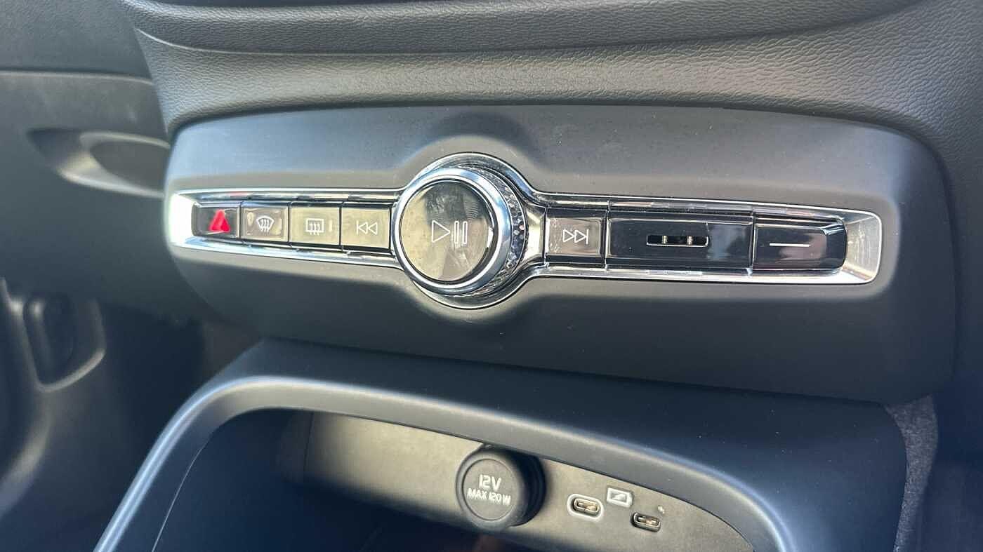 Used Volvo XC40 2023 for sale - 78034854: Photo 30