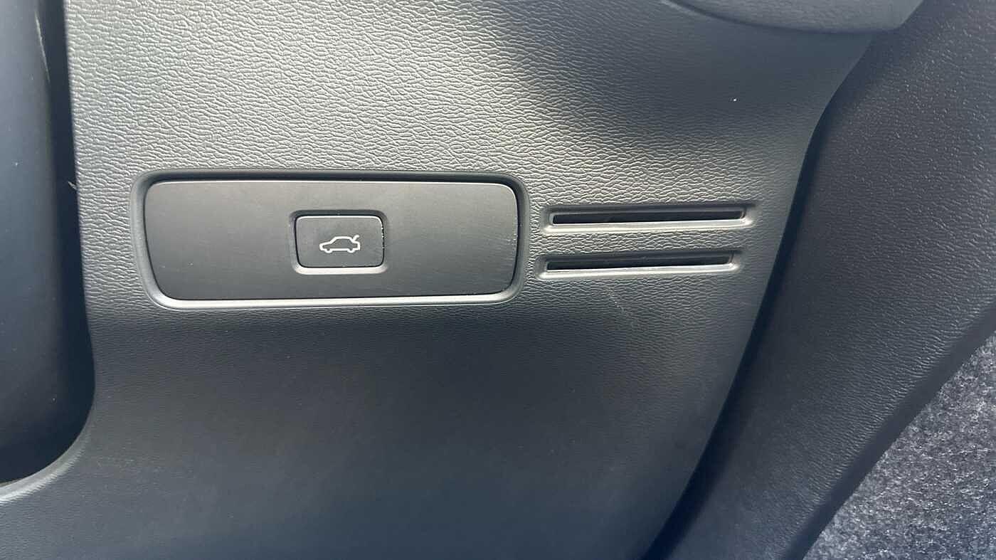 Used Volvo XC40 2023 for sale - 78034854: Photo 32