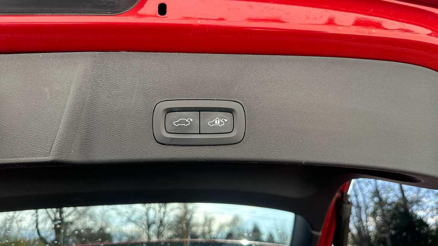 Used Volvo XC40 2023 for sale - 78034854: Photo 41