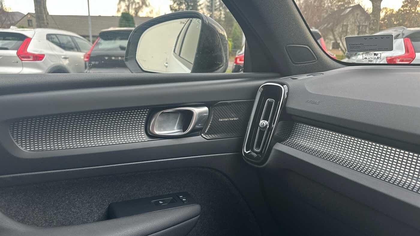 Used Volvo XC40 2023 for sale - 77363723: Photo 29