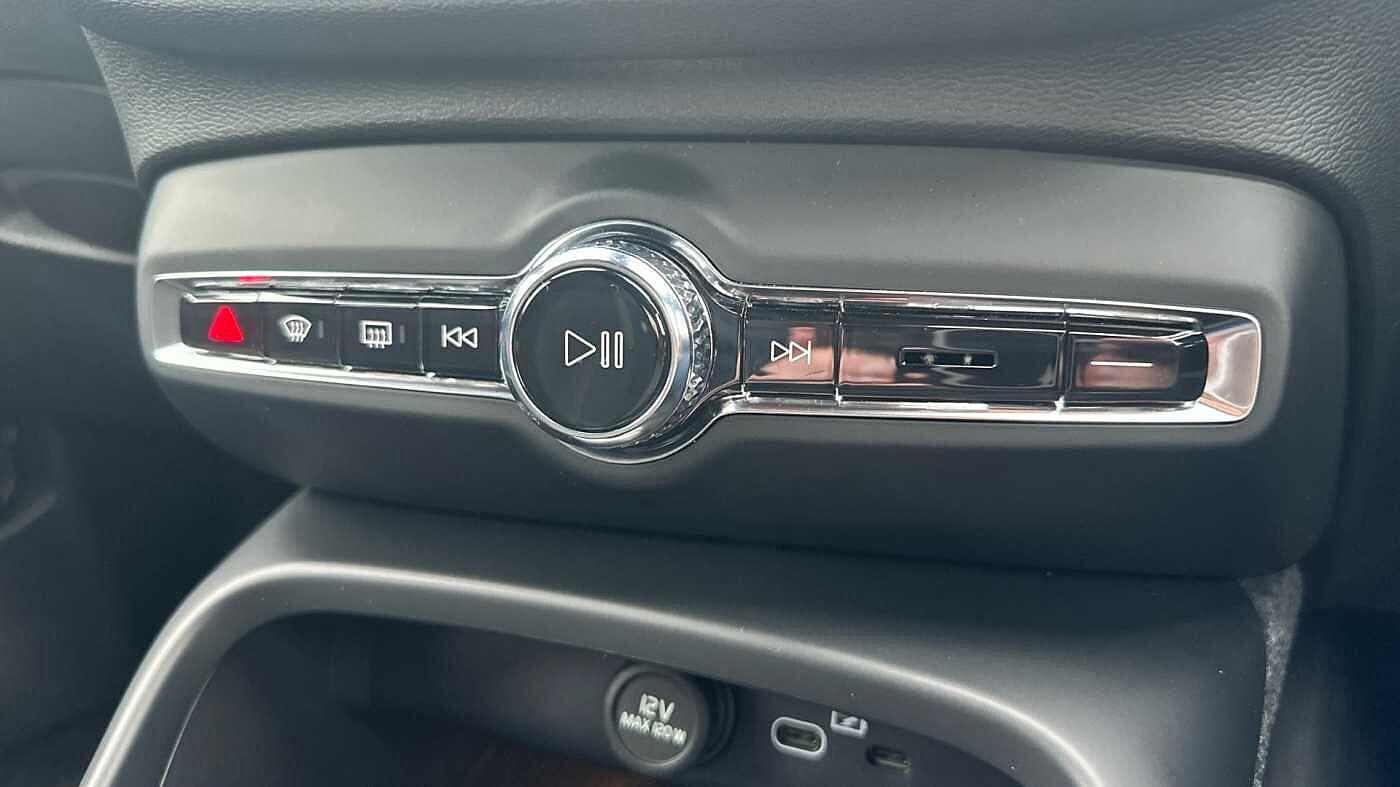 Used Volvo XC40 2023 for sale - 77363723: Photo 34