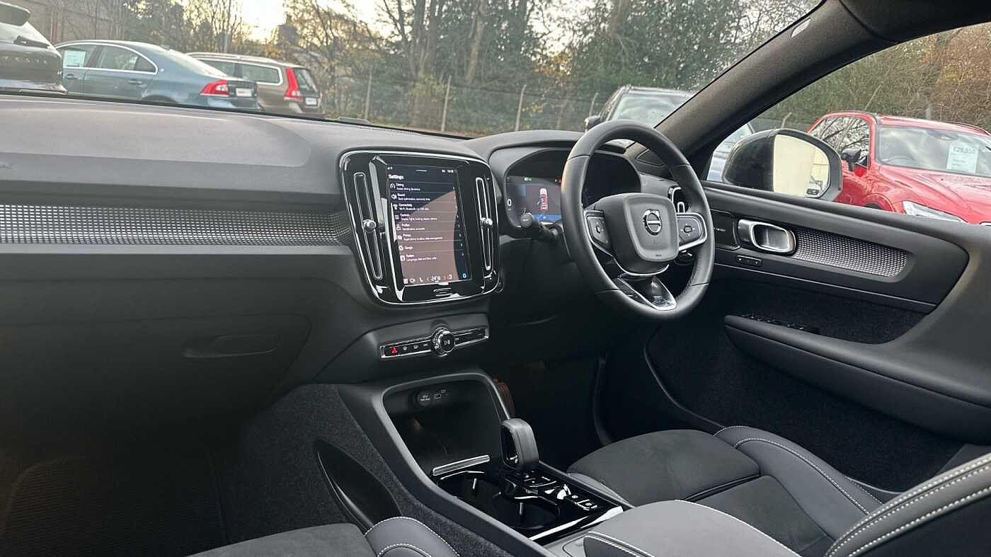 Used Volvo XC40 2023 for sale - 77363723: Photo 4