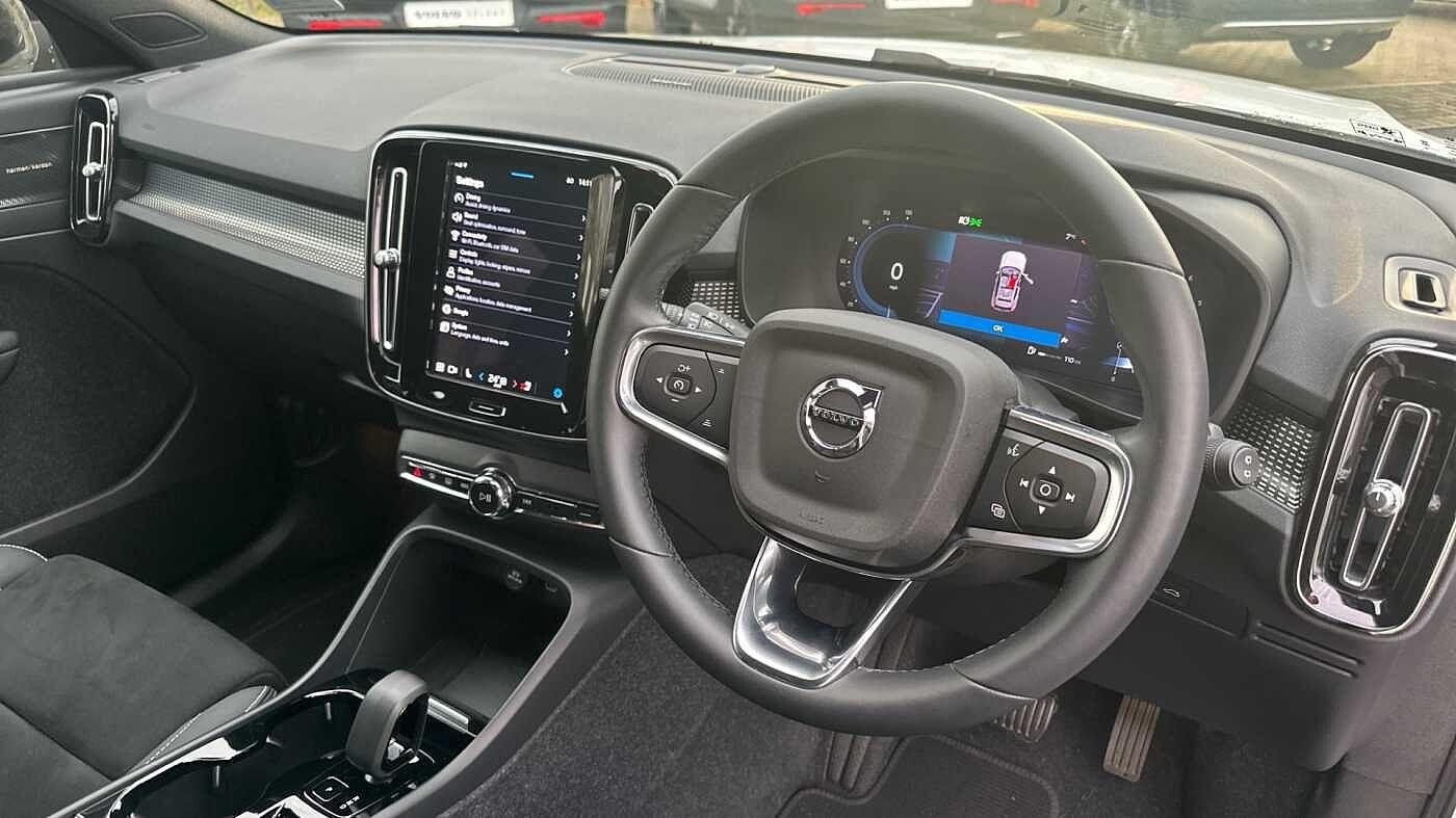 Used Volvo XC40 2023 for sale - 77363723: Photo 5