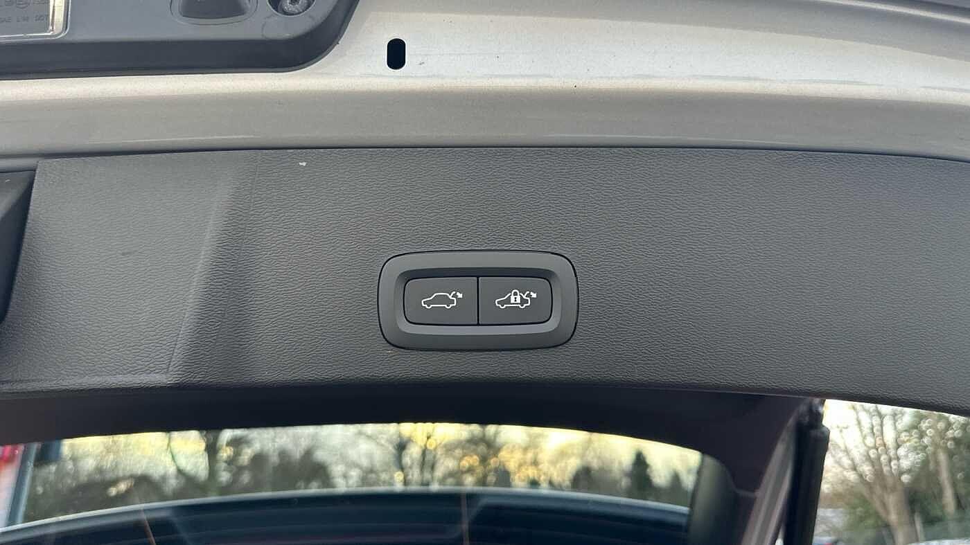 Used Volvo XC40 2023 for sale - 77363747: Photo 28