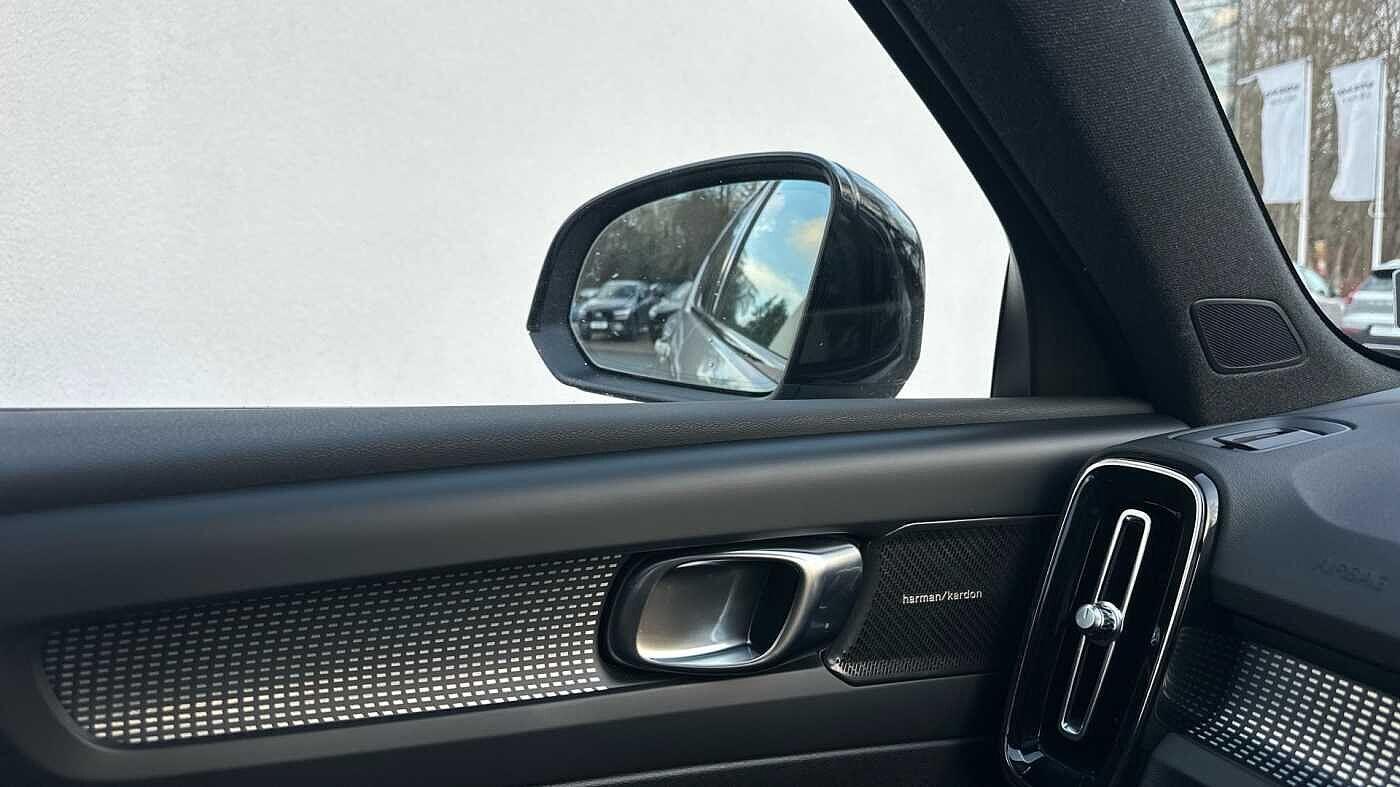 Used Volvo XC40 2023 for sale - 77363747: Photo 29