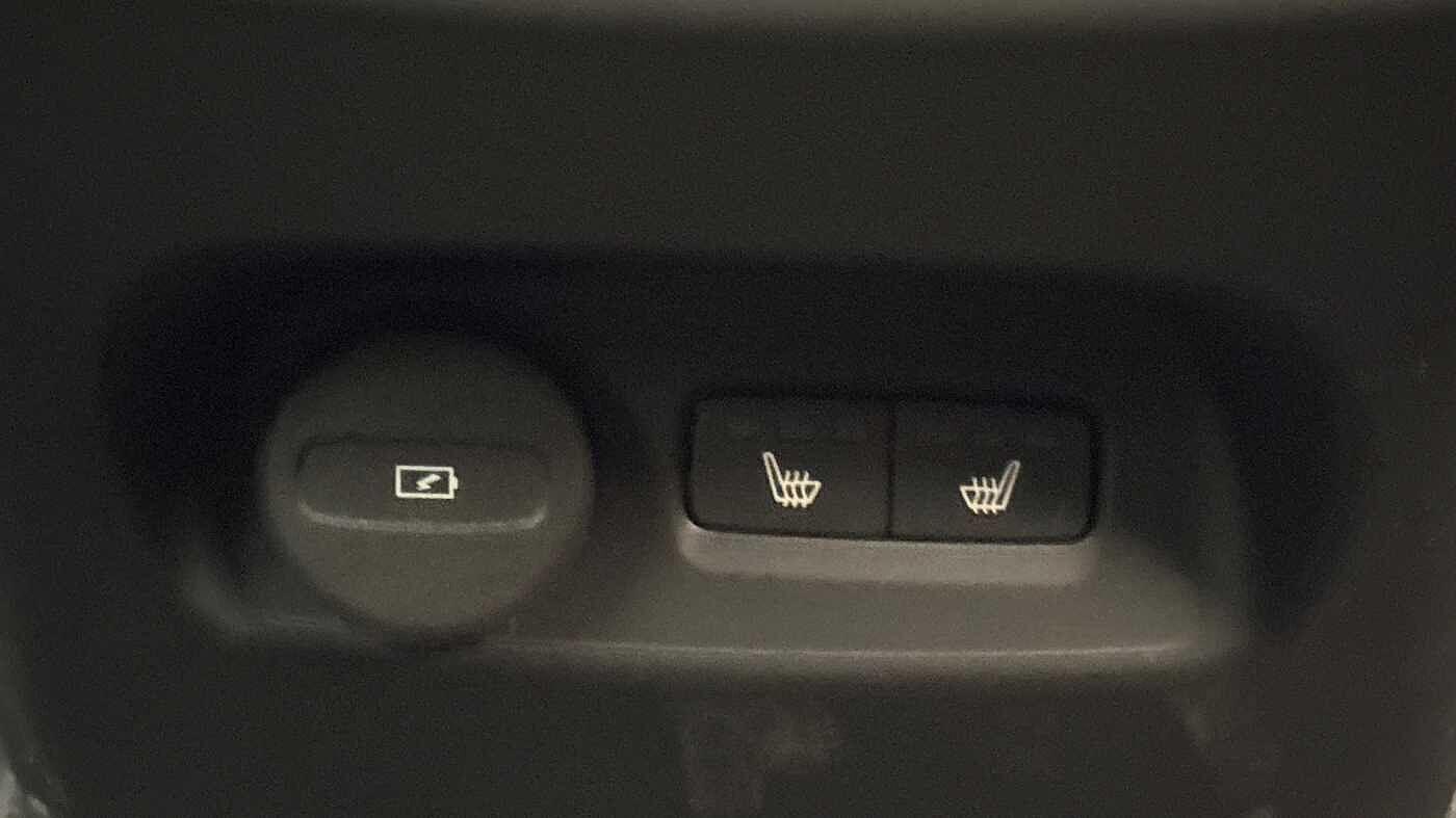 Used Volvo XC40 2025 for sale - 77957042: Photo 17