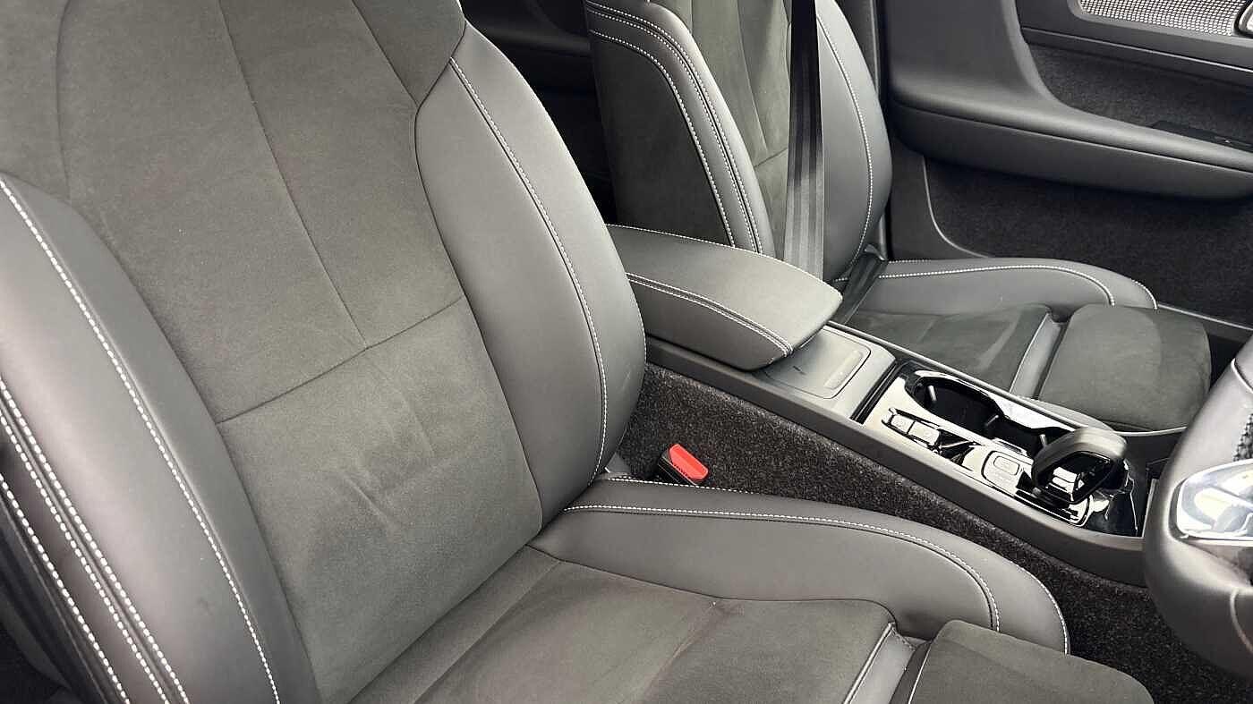 Used Volvo XC40 2025 for sale - 77957042: Photo 28