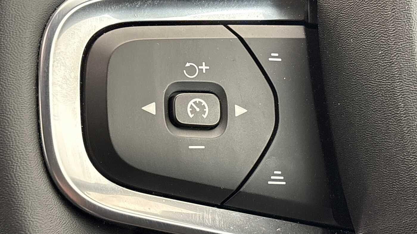 Used Volvo XC40 2025 for sale - 77957042: Photo 30