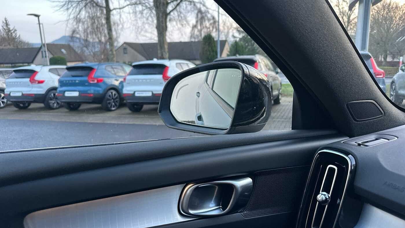 Used Volvo XC40 2025 for sale - 77363755: Photo 25