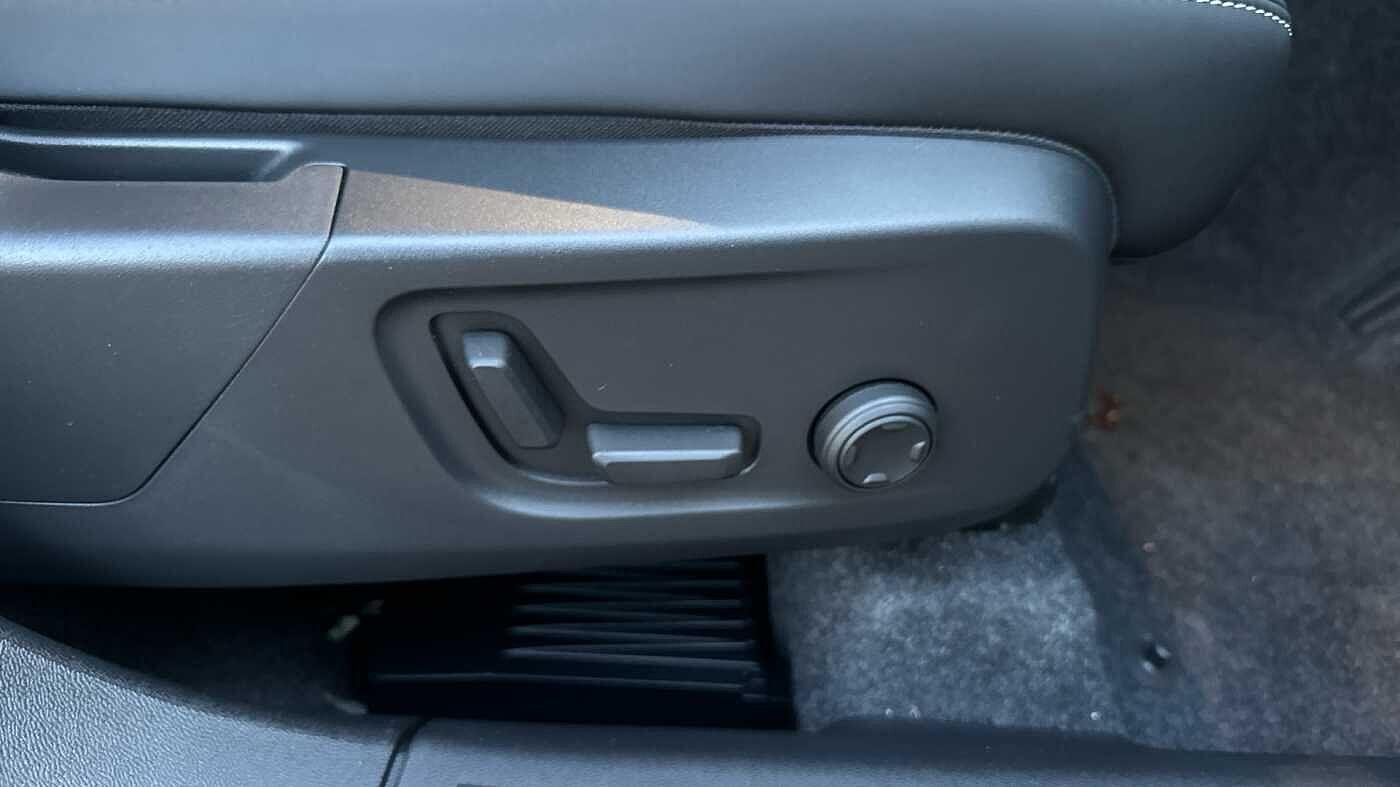 Used Volvo XC40 2025 for sale - 77363755: Photo 33