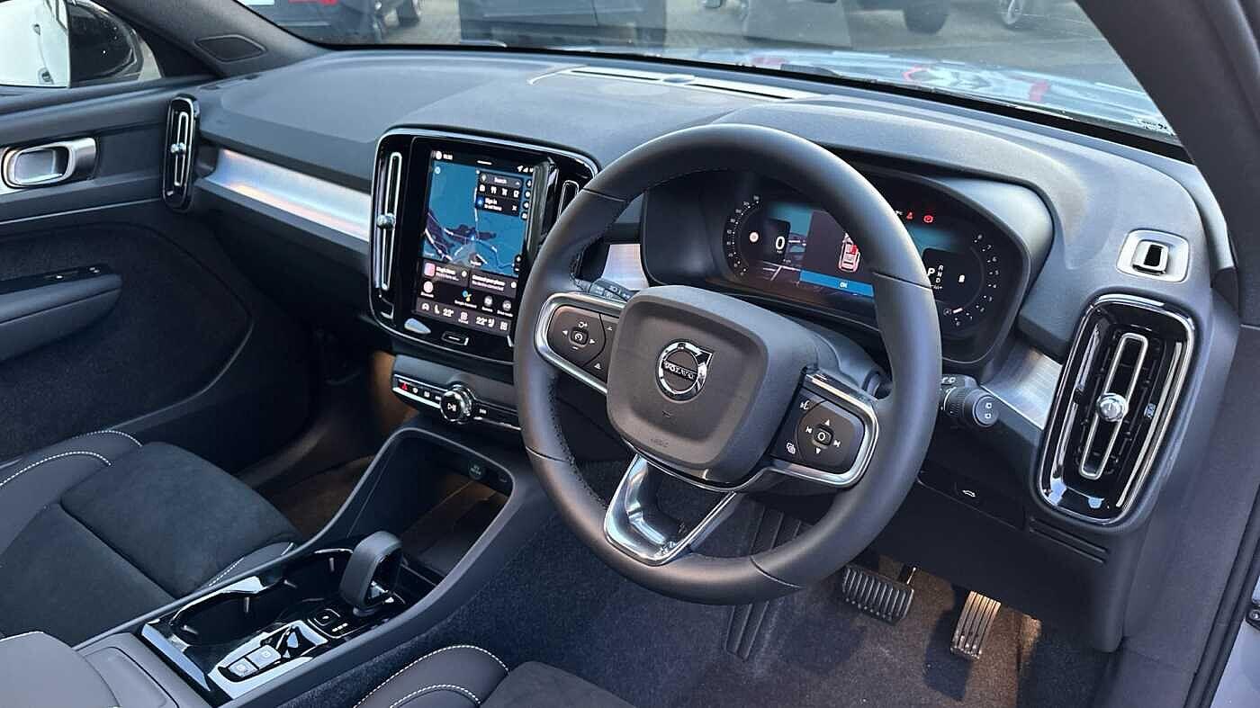 Used Volvo XC40 2025 for sale - 77363755: Photo 5