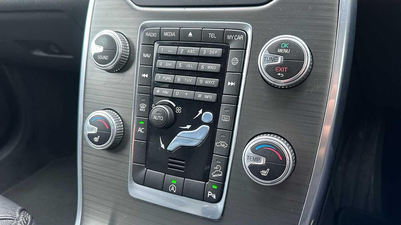 Used Volvo XC70 2016 for sale - 77468217: Photo 32