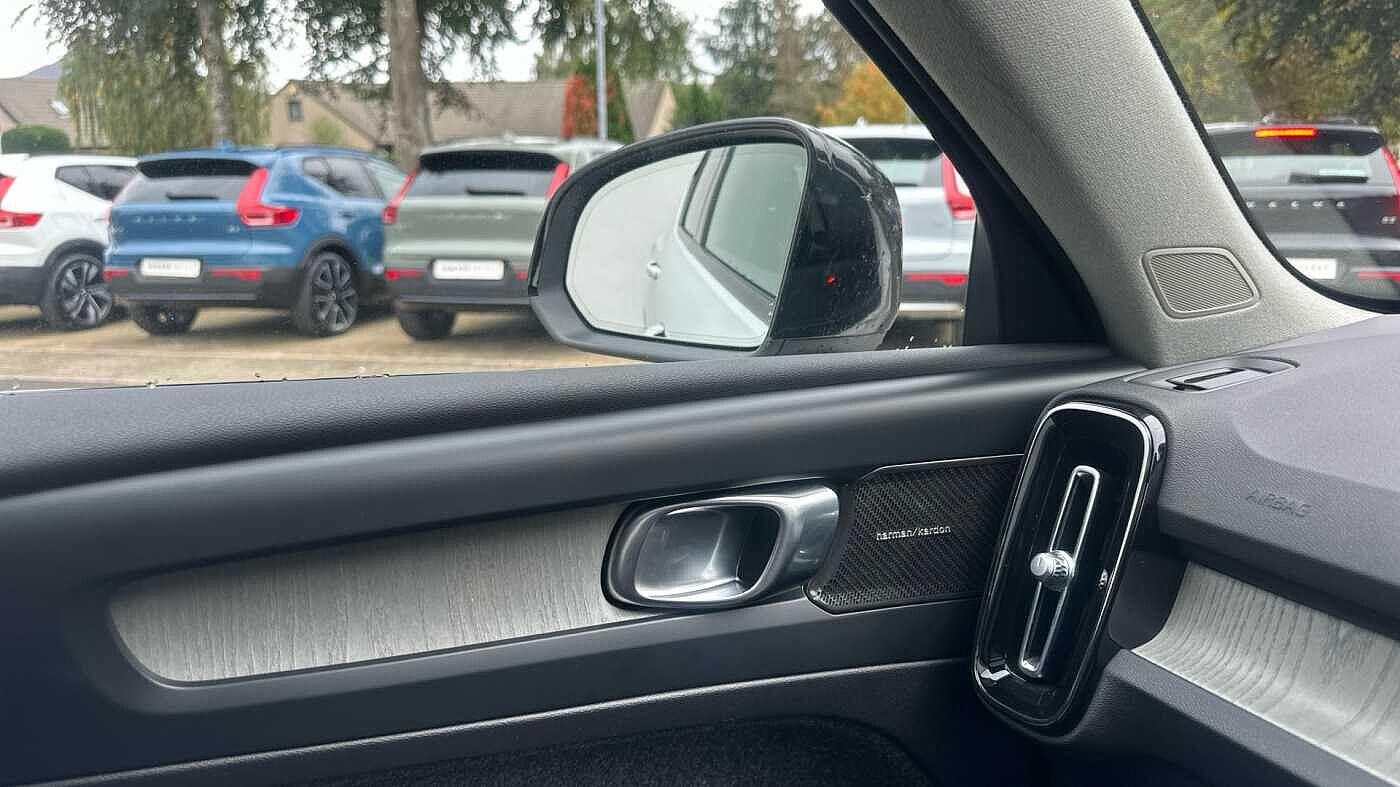 Used Volvo XC40 for sale - 77363765: Photo 30