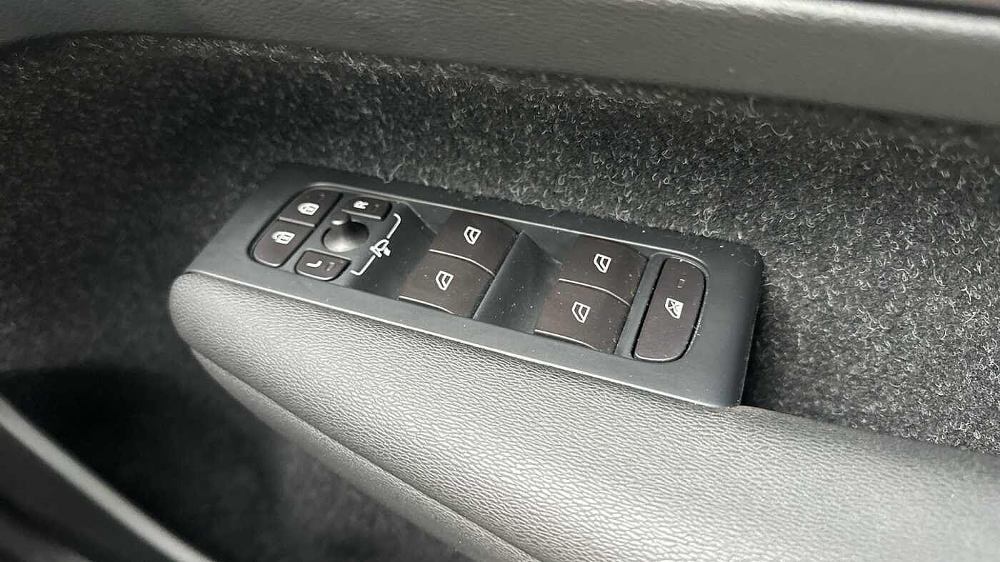 Used Volvo XC40 for sale - 77363740: Photo 24