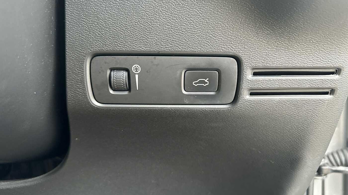 Used Volvo XC40 for sale - 77363740: Photo 33