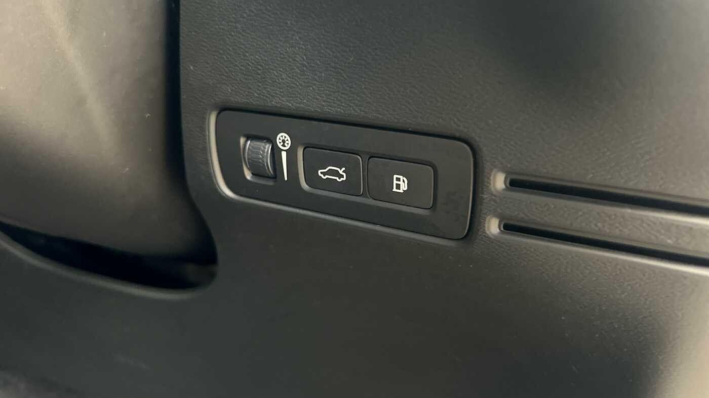 Used Volvo XC40 2021 for sale - 77363738: Photo 37