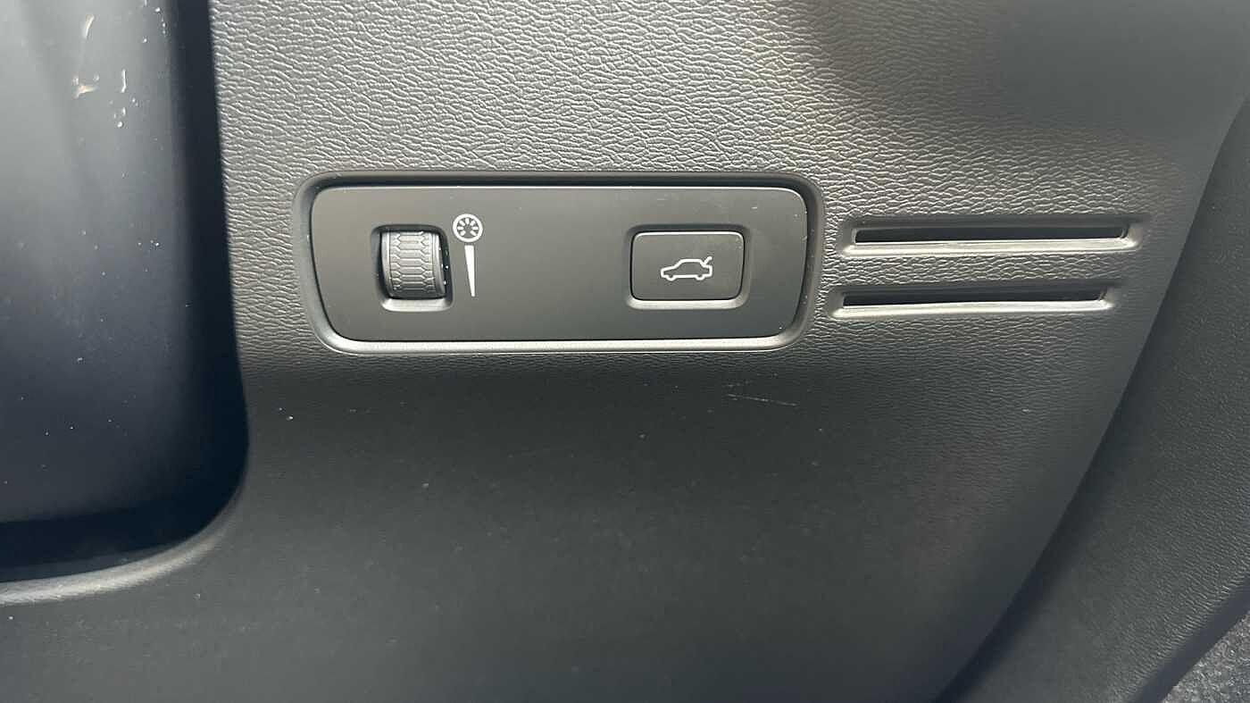 Used Volvo XC40 for sale - 77957615: Photo 40