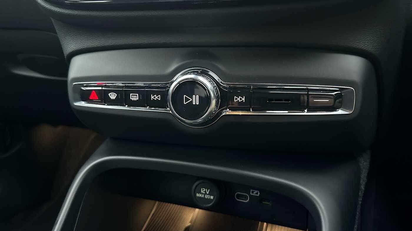 Used Volvo XC40 2025 for sale - 77363760: Photo 32