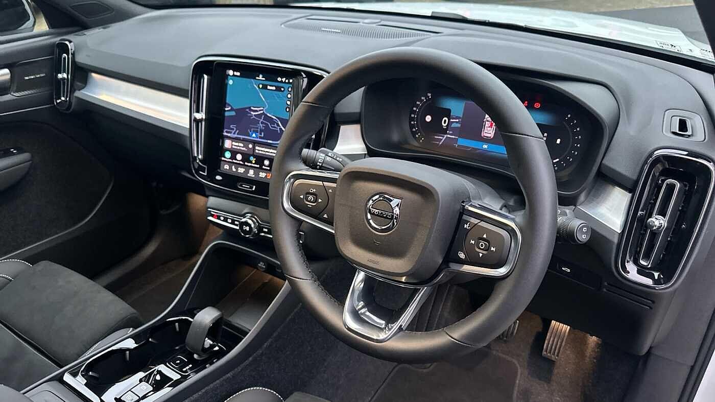 Used Volvo XC40 2025 for sale - 77363760: Photo 5