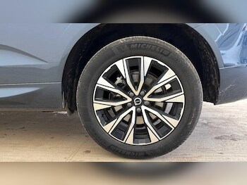 Used Volvo XC60 2025 for sale - 77908792: Photo