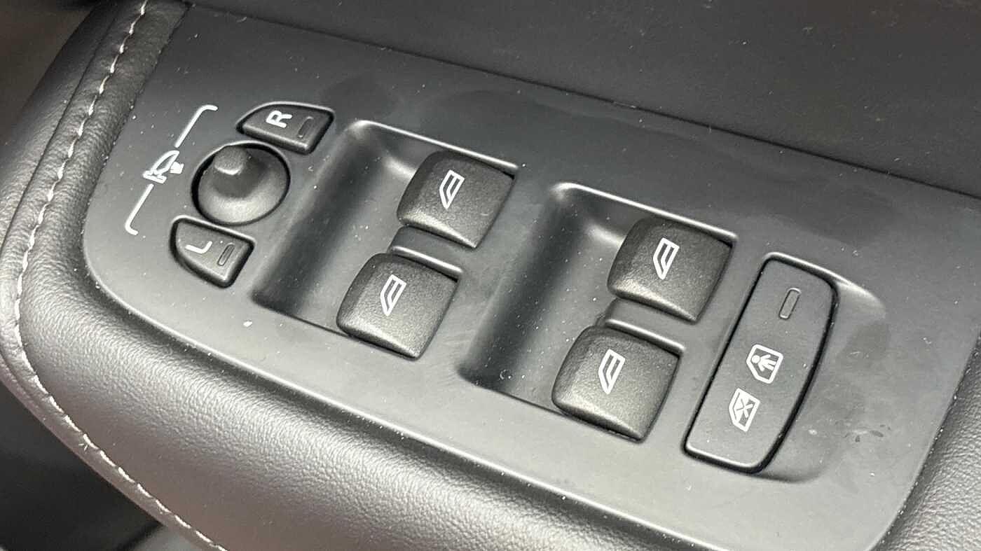 Used Volvo XC60 2022 for sale - 77363751: Photo 25